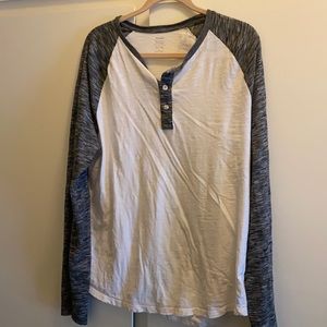 Men’s old navy long sleeve shirt
